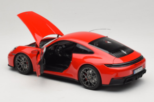 Porsche 911 992.2 Carrera 4 GTS Guards Red Norev 1:18 187171 メタル - 画像 5/8
