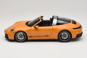 Porsche 911 992.2 Targa 4 GTS Bahama Yellow Norev 1:18 187190 メタル - 画像 5/10