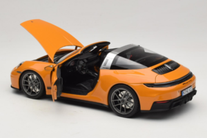 Porsche 911 992.2 Targa 4 GTS Bahama Yellow Norev 1:18 187190 メタル - 画像 7/10