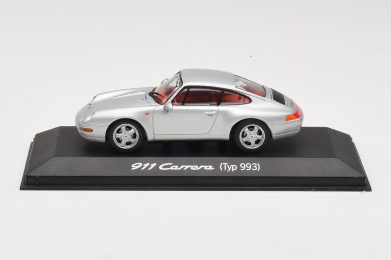 Porsche 911 993 Carrera シルバー Minichamps 1:43 WAP02003597 メタル