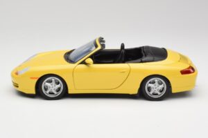 Porsche 911 996 カブリオレ スピードイエロー UT Models 1:18 27906 メタル - 画像 4/8