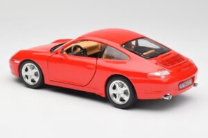 Porsche 911 996 Carrera 4 レッド Bburago 1:18 30085 メタル - 画像 7/8