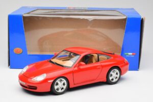 Porsche 911 996 Carrera 4 レッド Bburago 1:18 30085 メタル - 画像 8/8