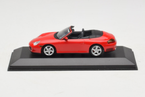 Porsche 911 996 Carrera 4S カブリオレ レッド Minichamps 1:43 400062831 メタル