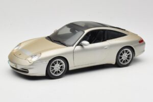 Porsche 911 996 Carrera 4S シルバー Maisto 1:18 WAP02102212 メタル