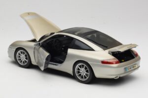 Porsche 911 996 Carrera 4S シルバー Maisto 1:18 WAP02102212 メタル - 画像 5/8
