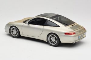 Porsche 911 996 Carrera 4S シルバー Maisto 1:18 WAP02102212 メタル - 画像 7/8