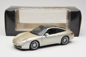 Porsche 911 996 Carrera 4S シルバー Maisto 1:18 WAP02102212 メタル - 画像 8/8
