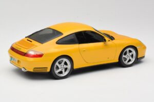 Porsche 911 996 Carrera 4S イエロー Maisto 1:18 WAP02101610 メタル - 画像 3/8