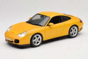 Porsche 911 996 Carrera 4S イエロー Maisto 1:18 WAP02101610 メタル