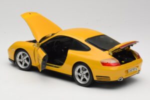 Porsche 911 996 Carrera 4S イエロー Maisto 1:18 WAP02101610 メタル - 画像 5/8
