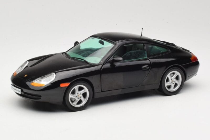 Porsche 911 996 Carrera ブラック Sun Star 1:18 1202 メタル