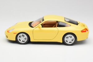 Porsche 911 996 Carrera イエロー Bburago 1:18 30085-M1 メタル - 画像 4/8