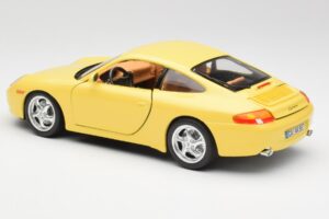 Porsche 911 996 Carrera イエロー Bburago 1:18 30085-M1 メタル - 画像 7/8