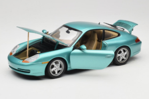 Porsche 911 996 Green Metallic UT Models 1:18 27901 メタル - 画像 2/8