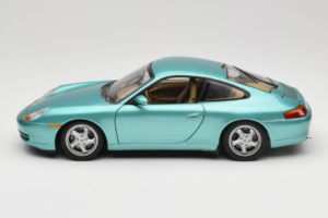 Porsche 911 996 Green Metallic UT Models 1:18 27901 メタル - 画像 4/8