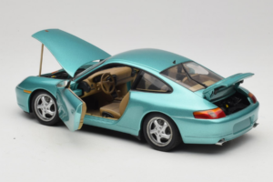 Porsche 911 996 Green Metallic UT Models 1:18 27901 メタル - 画像 5/8