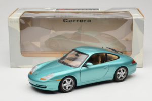 Porsche 911 996 Green Metallic UT Models 1:18 27901 メタル - 画像 8/8