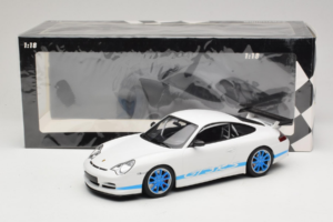 Porsche 911 996 GT3 RS ホワイト ブルーストライプ Minichamps 1:18 155062021 メタル - 画像 6/6