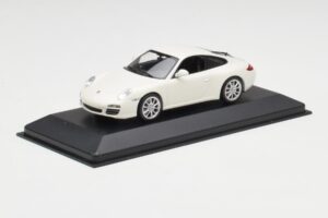 Porsche 911 997 Carrera 4S カッラーラホワイト Minichamps 1:43 403066431 メタル - 画像 2/4