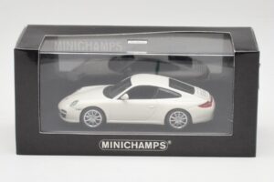 Porsche 911 997 Carrera 4S カッラーラホワイト Minichamps 1:43 403066431 メタル - 画像 4/4