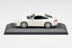 Porsche 911 997 Carrera 4S カッラーラホワイト Minichamps 1:43 403066431 メタル