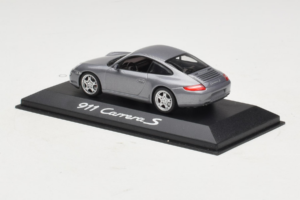 Porsche 911 997 Carrera S グレー Metallic Minichamps 1:43 WAP02010116-R1 メタル - 画像 3/4