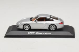 Porsche 911 997 Carrera Silver Metallic Minichamps 1:43 WAP02001218 メタル