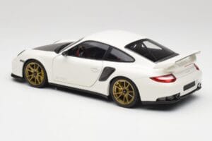 Porsche 911 997 GT2 RS ホワイト & ゴールド ホイール Minichamps 1:18 100069406 メタル - 画像 7/8