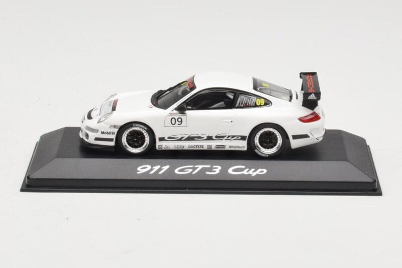 Porsche 911 997 GT3 Cup #9 2009 Minichamps 1:43 WAP0200030A-R メタル