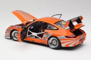 Porsche 911 997 GT3 R #88 Porsche Consulting 2005 AUTOart 1:18 77821 メタル - 画像 5/8