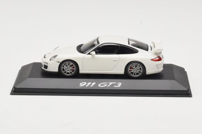 Porsche 911 997 GT3 ホワイト Minichamps 1:43 WAP0202080C メタル
