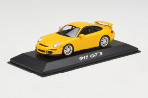 Porsche 911 997 GT3 イエロー Minichamps 1:43 WAP02012116 メタル - 画像 2/4