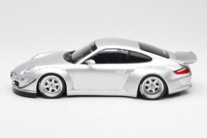 Porsche 911 997 RWB Abu Dhabi IXO 1:18 18CMC166 メタル - 画像 3/6