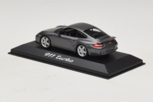 Porsche 911 997 Turbo Grey Metallic Minichamps 1:43 WAP02013016 メタル - 画像 3/5