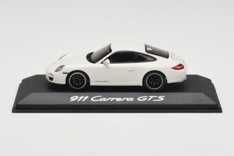 Porsche 911 997.2 Carrera GTS ホワイト Minichamps 1:43 WAP0200200B メタル