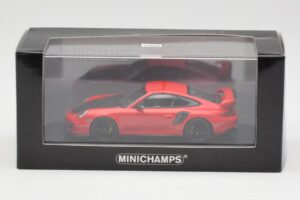 Porsche 911 997.2 GT2 RS レッド ブラックホイール Minichamps 1:43 400069407 メタル - 画像 4/4