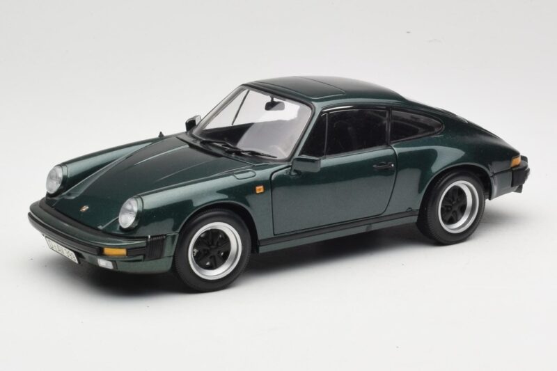 Porsche 911 Carrera Green Metallic Minichamps 1:18 100063022 メタル