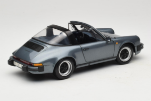 Porsche 911 SC シルバー Minichamps 1:18 100063060 メタル - 画像 3/8