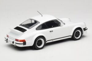 Porsche 911 SC GT Race Version IXO 1:18 18CMC007 メタル - 画像 2/6