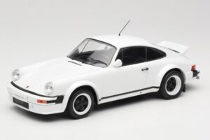 Porsche 911 SC GT Race Version IXO 1:18 18CMC007 メタル