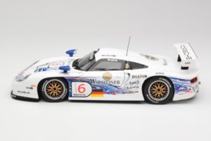 Porsche 911 GT1 #6 T. Boutsen / H-J. Stuck 1997 UT Models 1:18 39720 メタル - 画像 4/8