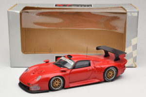 Porsche 911 GT1 Concept レッド UT Models 1:18 180966625-R1 メタル - 画像 8/8