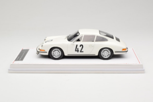 Porsche 911 S #42 R. Buchet / H. Linge Auguste Veuillet 24 Hours of Le Mans Class Winner 1967 IVY 1:18 REMC006 レジン
