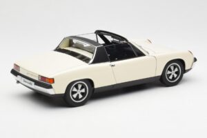 Porsche 914/6 ライトアイボリー AUTOart 1:18 77933 メタル - 画像 3/8