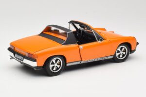 Porsche 914/6 オレンジ Revell 1:18 08864 メタル - 画像 3/8