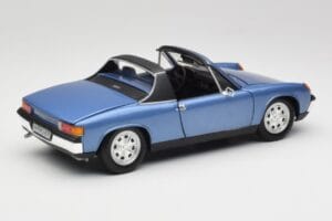 Porsche 914 ブルー Revell 1:18 08975 メタル - 画像 3/8
