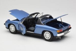 Porsche 914 ブルー Revell 1:18 08975 メタル - 画像 5/8