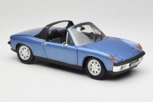 Porsche 914 ブルー Revell 1:18 08975 メタル - 画像 6/8