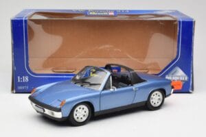 Porsche 914 ブルー Revell 1:18 08975 メタル - 画像 8/8